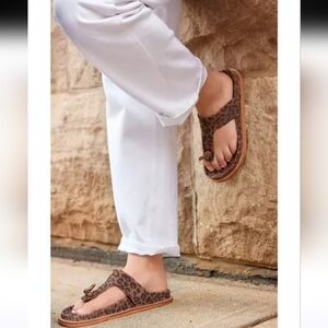 FREE PEOPLE MIKA CHESTNUT LEOPARD SUEDE T-STRAP  SANDAL SZ 6